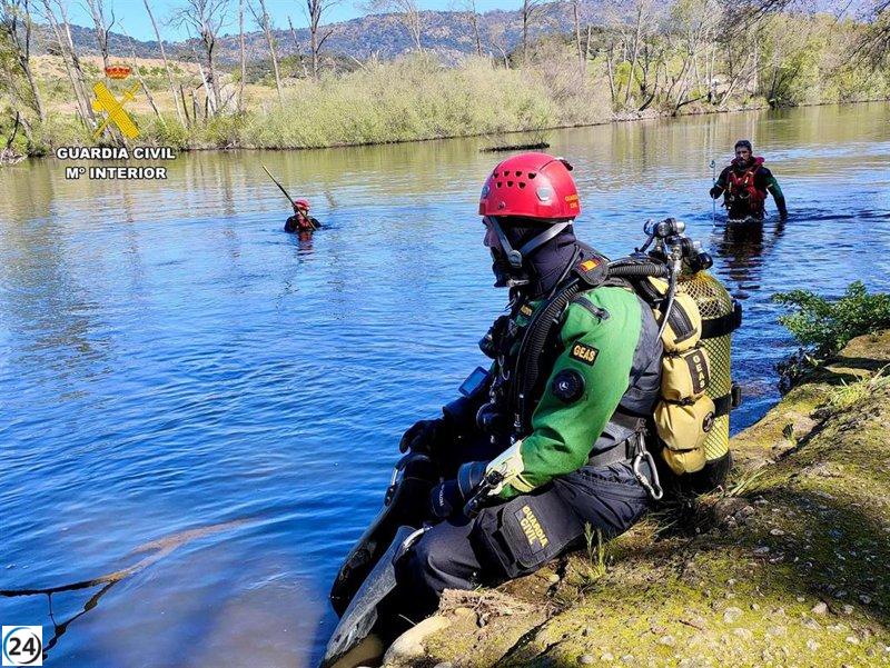 Posibles gafas del desaparecido en Plasencia halladas por la Guardia Civil en río Jerte.