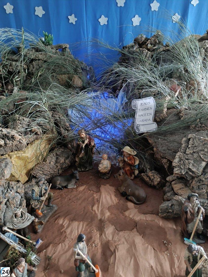 El 'Belén de la Dana' del Ampa del Colegio San José en Cáceres recibe un galardón de la Diócesis de Ávila.