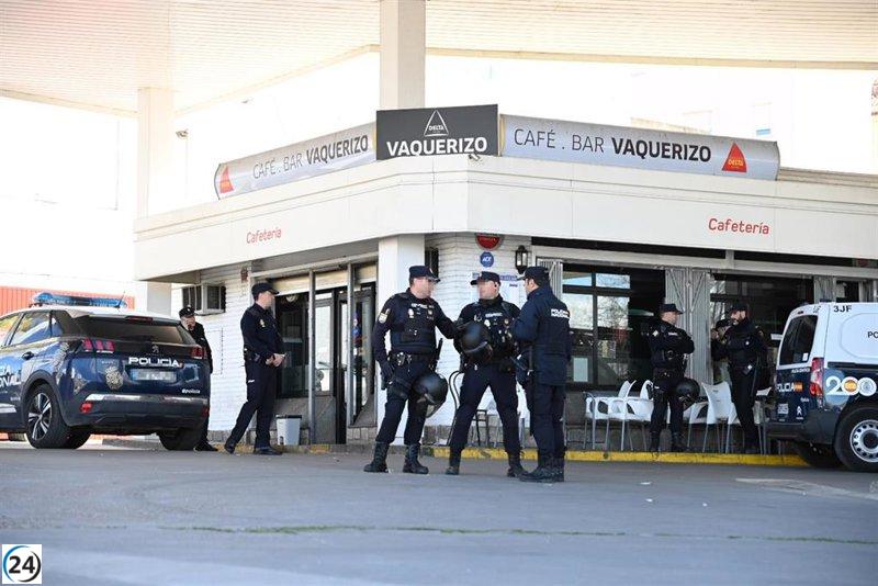 La Guardia Civil indaga vínculos entre el tiroteo en Tres Arroyos y el caso del bar Vaquerizo en Badajoz.