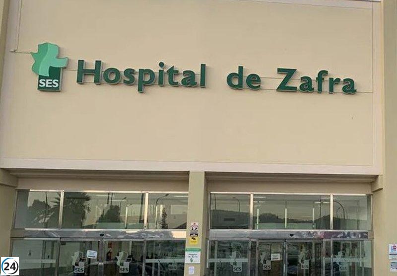 Tres personas heridas en choque frontal de vehículos en la EX-101, Zafra.