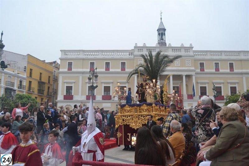 El arzobispo confía en que la declaración internacional de la Semana Santa de Badajoz impulse la asistencia a las iglesias.