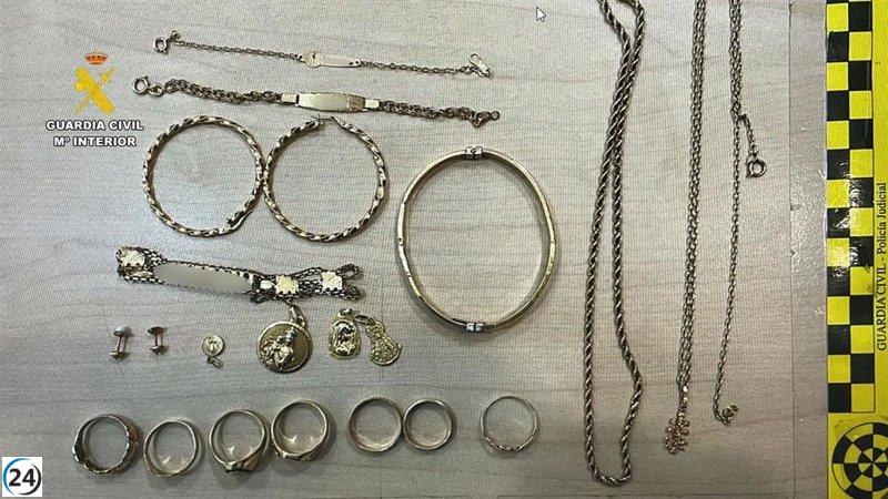 Arrestan a un individuo en Navalmoral (Cáceres) por sustraer joyas valoradas en 2.000 euros.