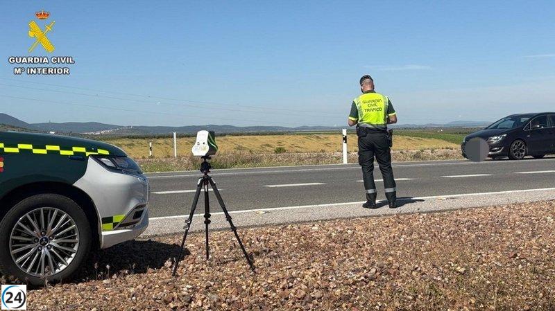 Detenido por conducir a 179 km/h en zona de 90 km/h cerca de Santa María.