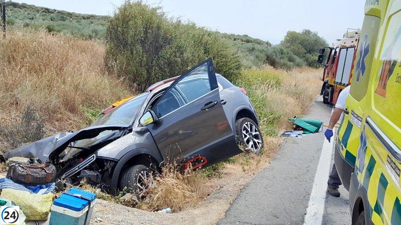 Accidente en Jaraíz de la Vera deja tres personas heridas tras salida de vía de un automóvil.