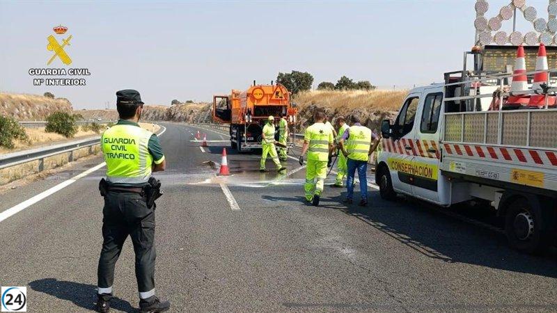 La A-66 reanuda su tráfico en Cáceres tras la limpieza de un accidente.