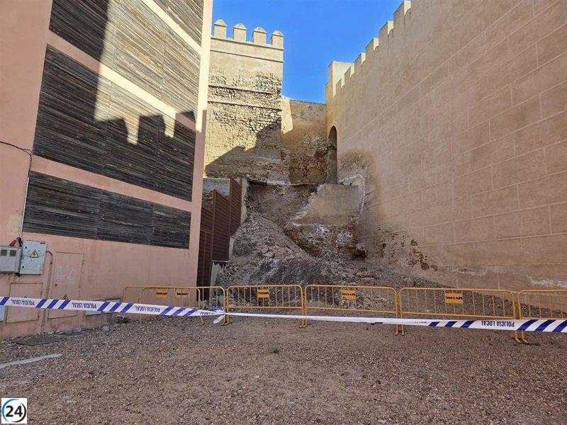 Derrumbe leve en la Alcazaba de Badajoz cerca de la Plaza Alta.