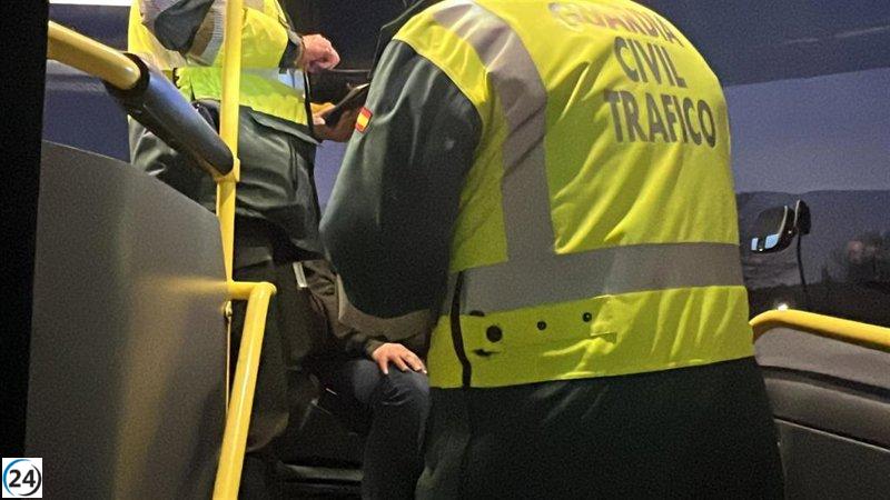 Conductor de autobús escolar en Sierra de San Pedro supera en tres veces el límite de alcohol permitido.