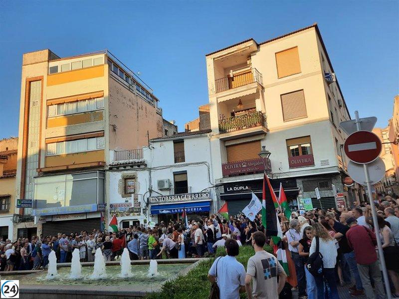 Cerca de 300 manifestantes en Mérida exigen un embargo a Israel y acciones contra el genocidio en Gaza.