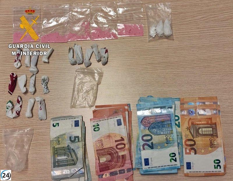 Dos jóvenes arrestados en la Feria de Zafra por posesión de cocaína y MDMA.