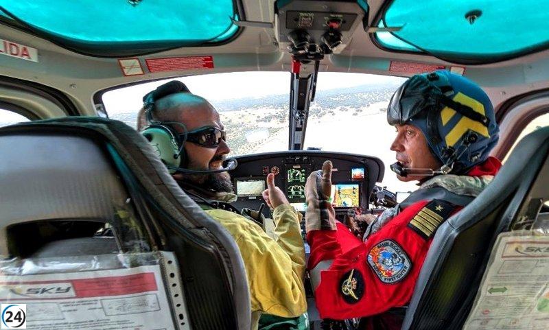 Guardia Civil destaca la valiosa contribución de tres valientes en la lucha contra incendios forestales.