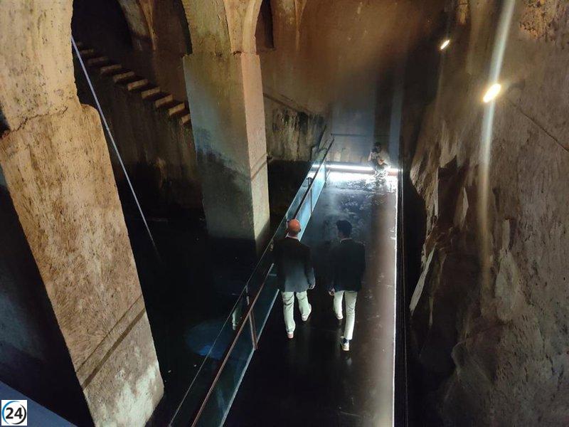 El aljibe del Centro de la Semana Santa de Cáceres reabre sus puertas tras tres años de cierre.