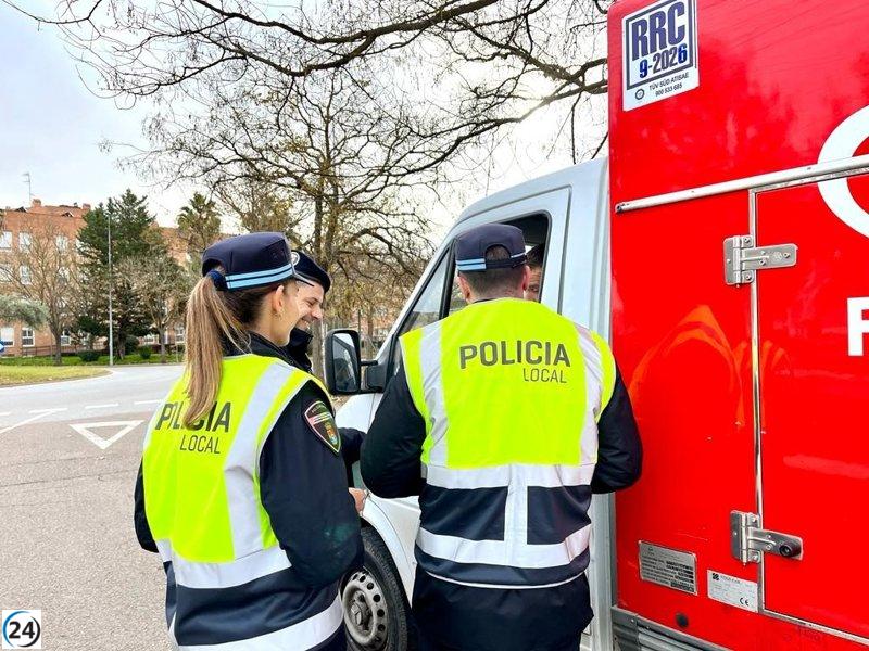Más de 600 candidatos compiten por 68 vacantes en la Policía Local este sábado.