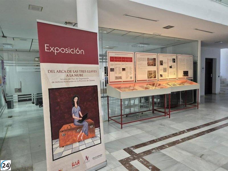Exposición ‘Del arca de las tres llaves a la nube’ revela documentos históricos de Almaraz.