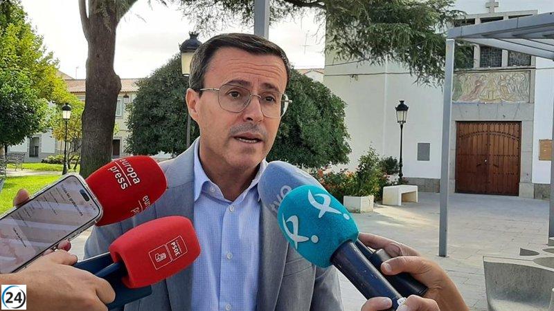 Gallardo se abre al diálogo sobre presupuestos, mientras Guardiola rechaza las negociaciones.