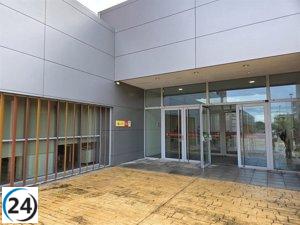 Comienza en Badajoz el juicio por el fatal ataque a una educadora social, implicando a tres adolescentes.