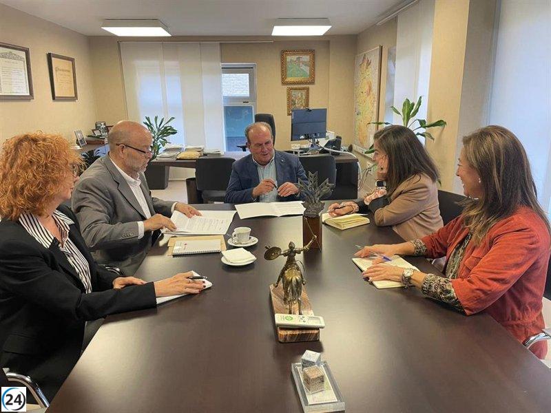 Caja Rural de Extremadura refuerza su colaboración con Cruz Roja para mejorar la formación de voluntarios y facilitar recursos materiales.