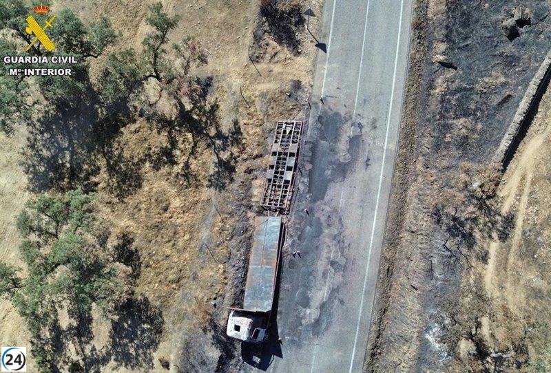 Un incendio en Llerena arrasa 5.900 hectáreas, originado por chispas de un camión.