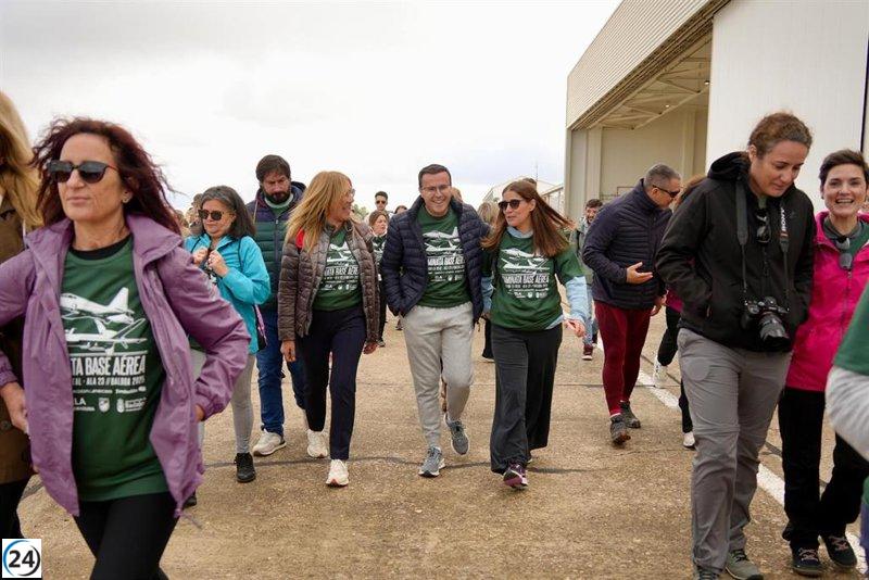 Gallardo insta a Guardiola a priorizar entre Feijóo y Extremadura.