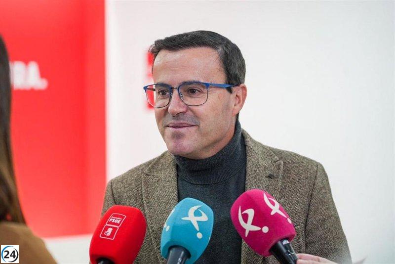 Gallardo destaca la preparación del PSOE para las elecciones con una campaña centrada en Extremadura.