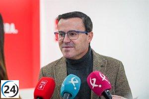 Gallardo promete reactivar proyectos industriales detenidos por la Junta si resulta electo.