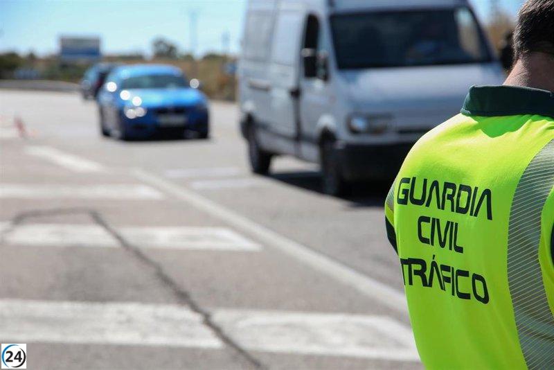 Trágico accidente cerca de Higuera la Real deja una víctima mortal entre furgoneta y camión.