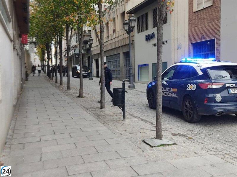 Diputación de Badajoz evacúa su sede tras hallazgo de un paquete extraño con cables a la vista.