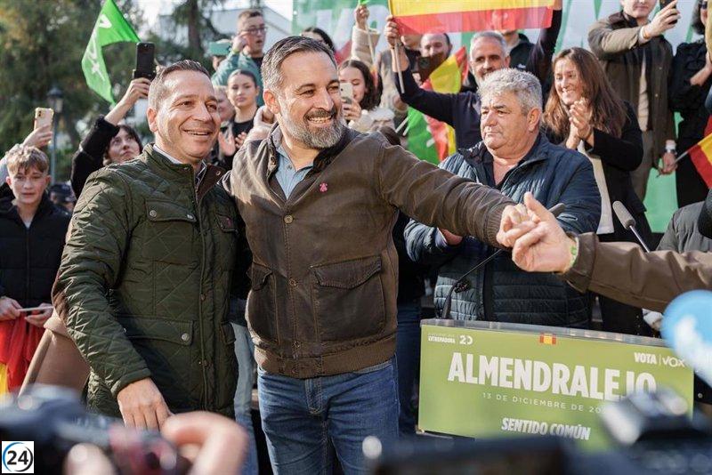 Abascal anuncia que Vox se sumará al Gobierno de Extremadura con una vicepresidencia y múltiples consejerías.