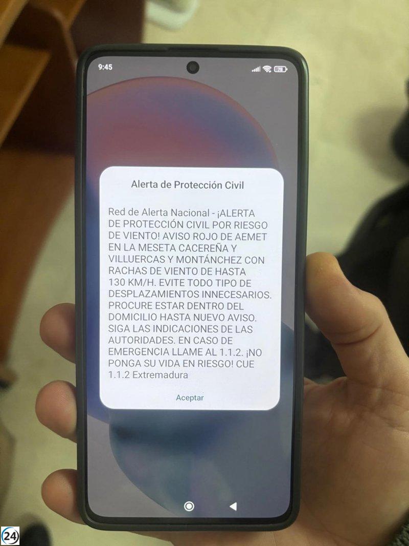 Extremadura activa la alerta ES-Alert por vientos severos en Cáceres.