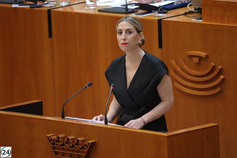 María Guardiola inicia su debate de investidura como presidenta de la Junta sin pacto con Vox.
