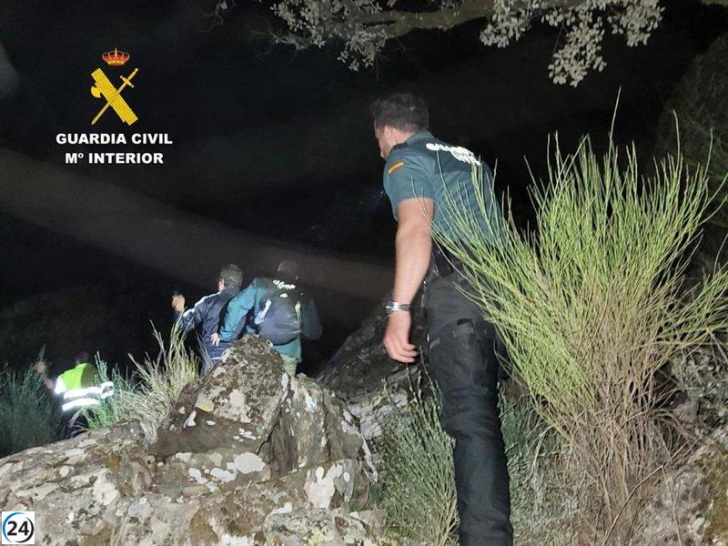 La Guardia Civil salva a dos senderistas extraviados en Las Hurdes.