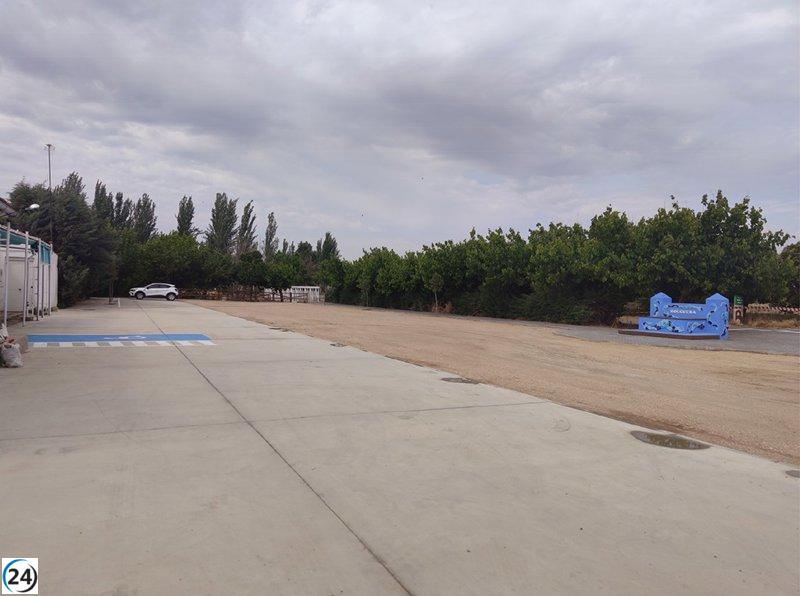 La Laguna de Holguera en Cáceres mejora sus espacios de ocio, acceso y pesca.