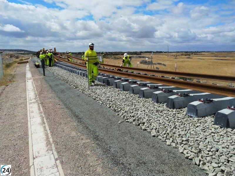 Desde el sábado, los trabajos en la línea de tren Madrid-Extremadura generarán demoras de 60 minutos y requerirán traslados en autobús.