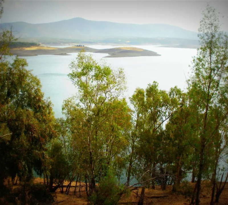 El embalse de Gabriel y Galán, toda una joya de la naturaleza extremeña